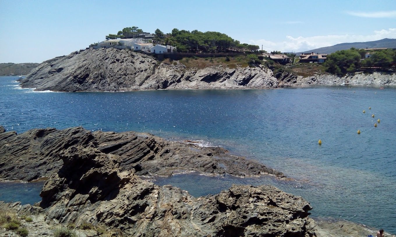 Une crique rocheuse de la Costa Brava